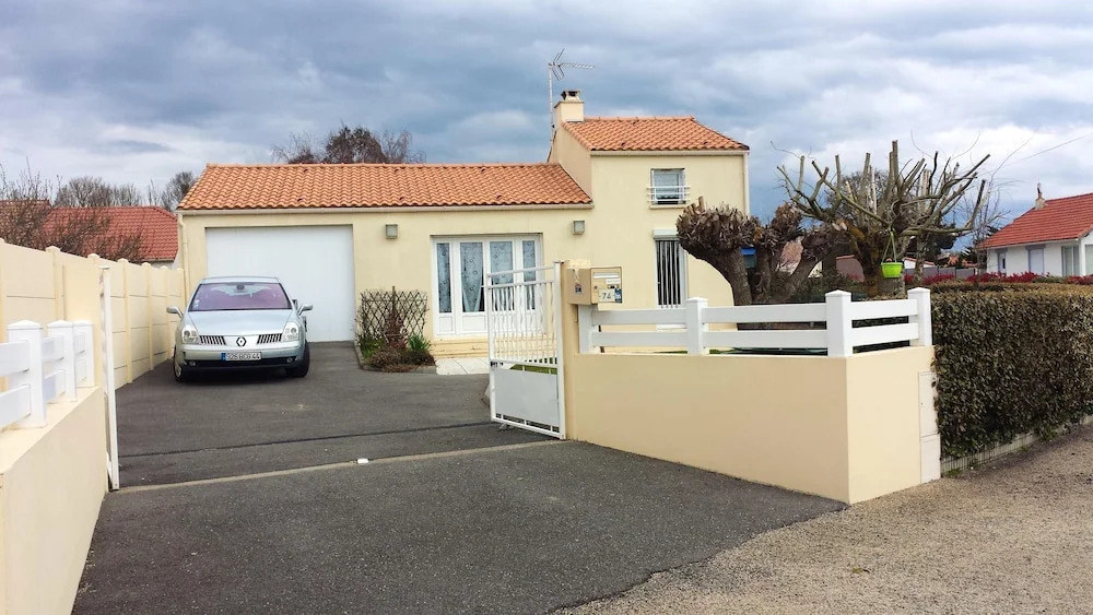 House With 3 Bedrooms in Saint-michel-chef-chef, With Enclosed Garden