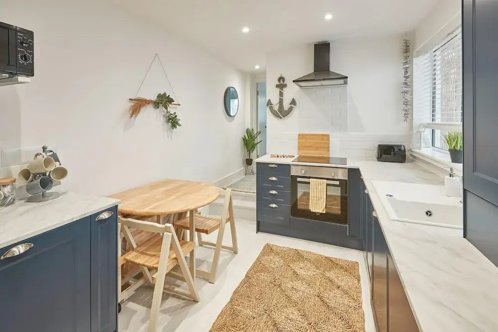 Host & Stay - Retreat By The Sea