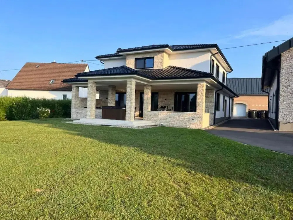 Eifel Finca With Whirlpool and Garden Lounge