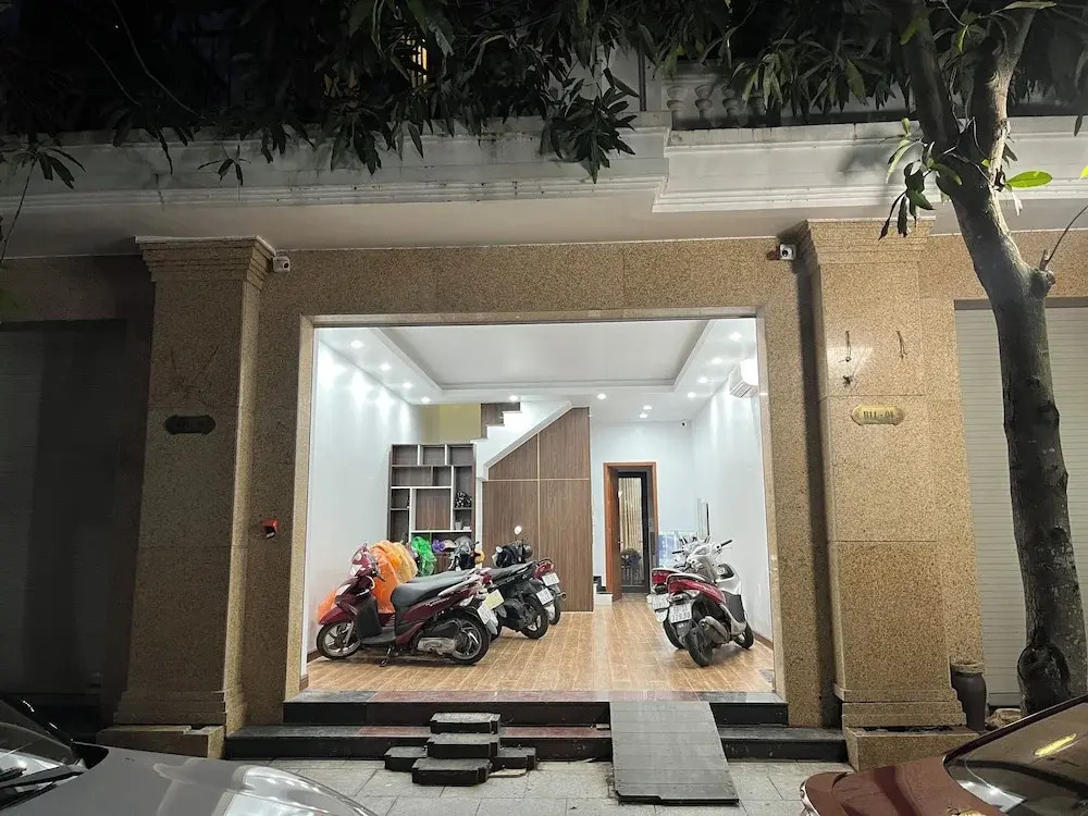 KatKa House