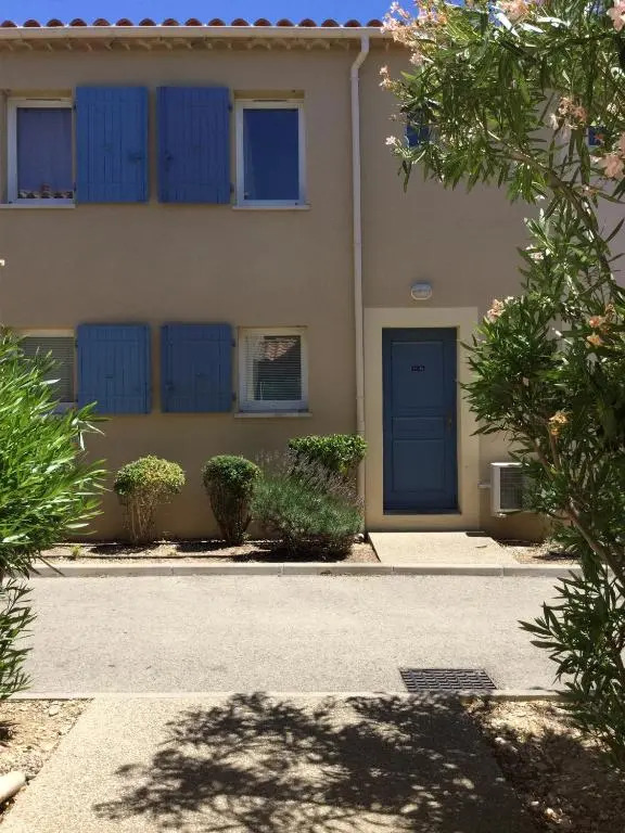 pleasant gîte, with collective heated swimming pool, in the heart of the alpilles in mouriès, 4/6 people