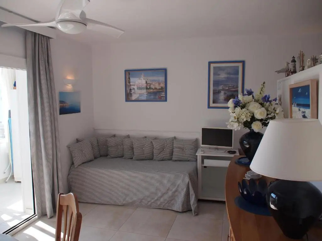Miramar 28A