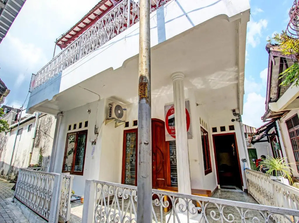 Hotel O White House Syariah