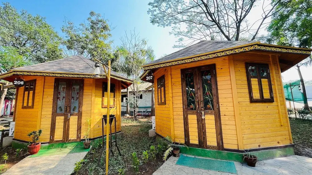 Monteria Village