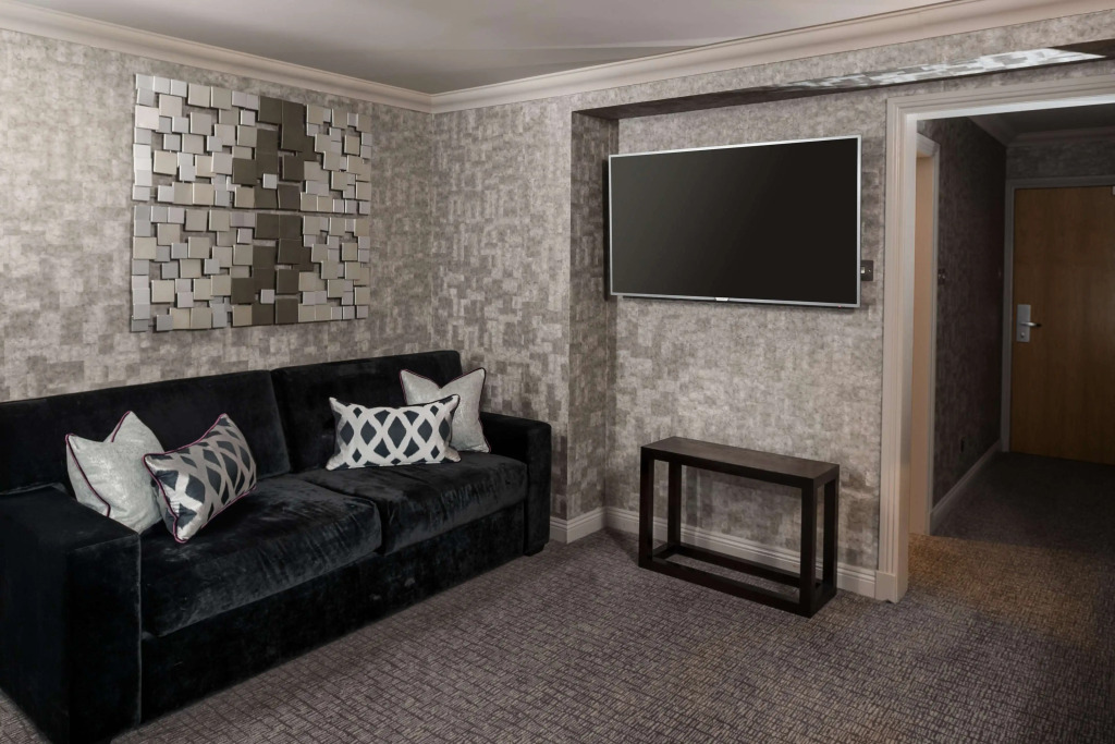 Carlton Hotel