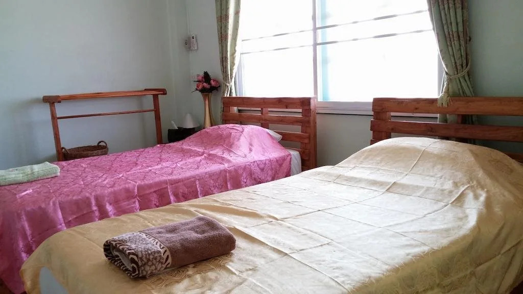Heun Baan Rong Khun Resort