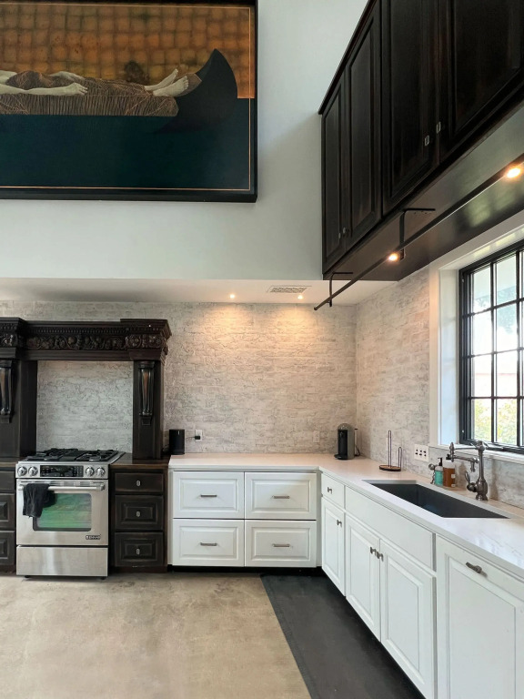 Rare - Unique East Austin Home - Walk to Downtown