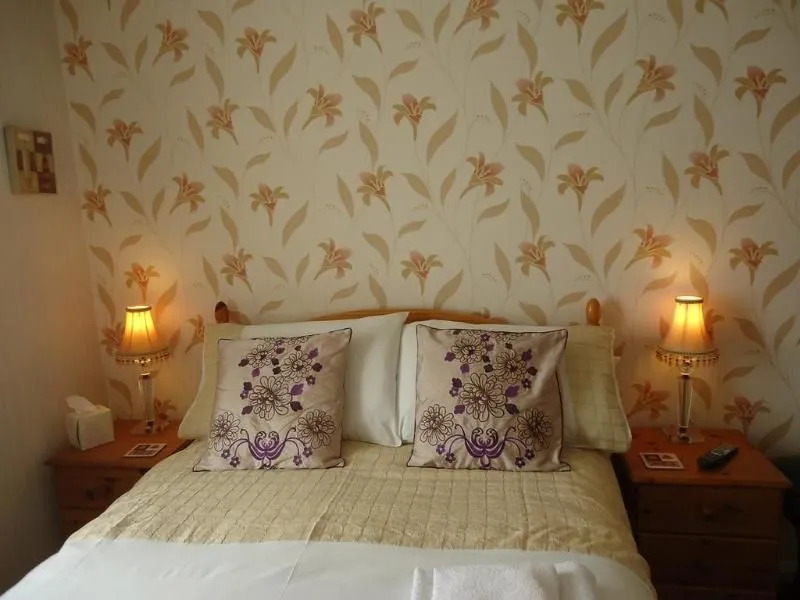 Linroy Guest House