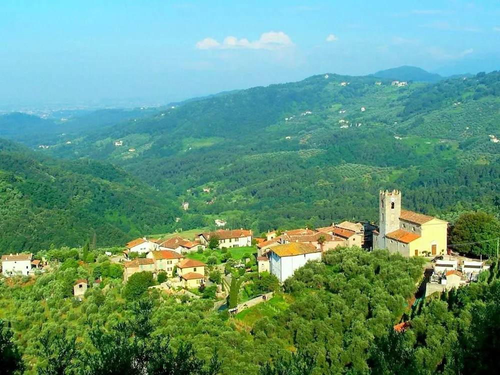 Spacious Holiday Home in Lucca With Swimming Pool