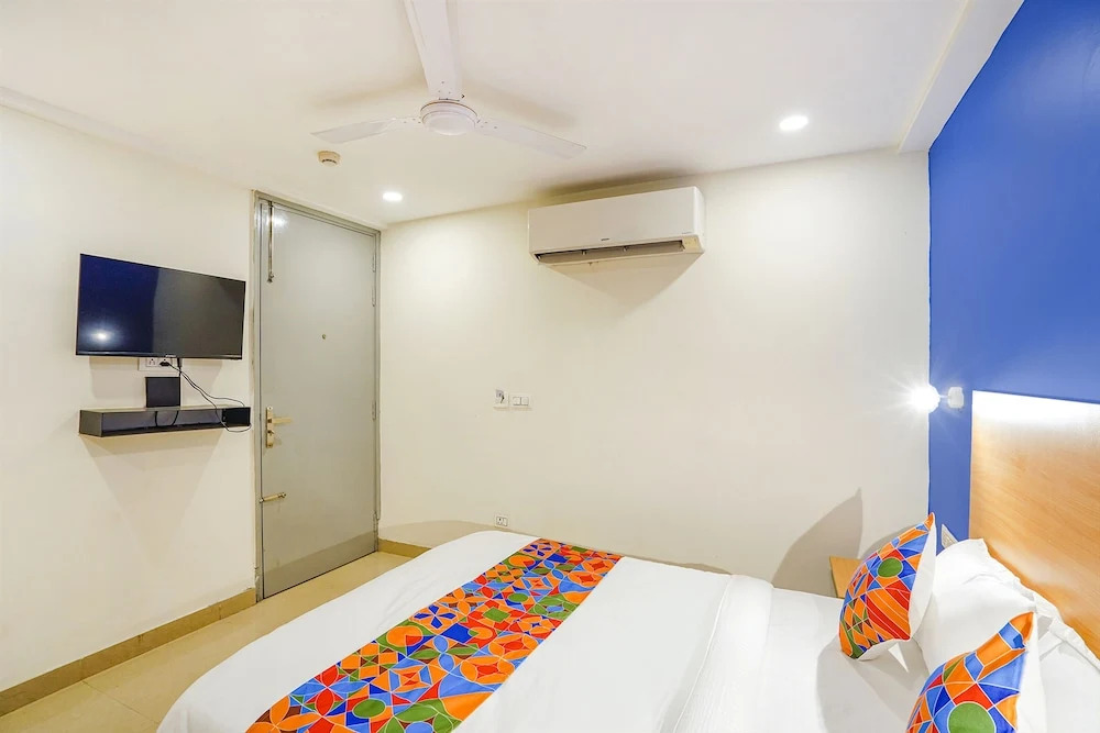 Fabhotel Moon