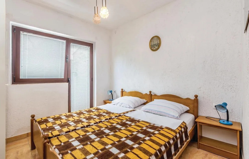 Beautiful Home in Krk With Wifi and 3 Bedrooms