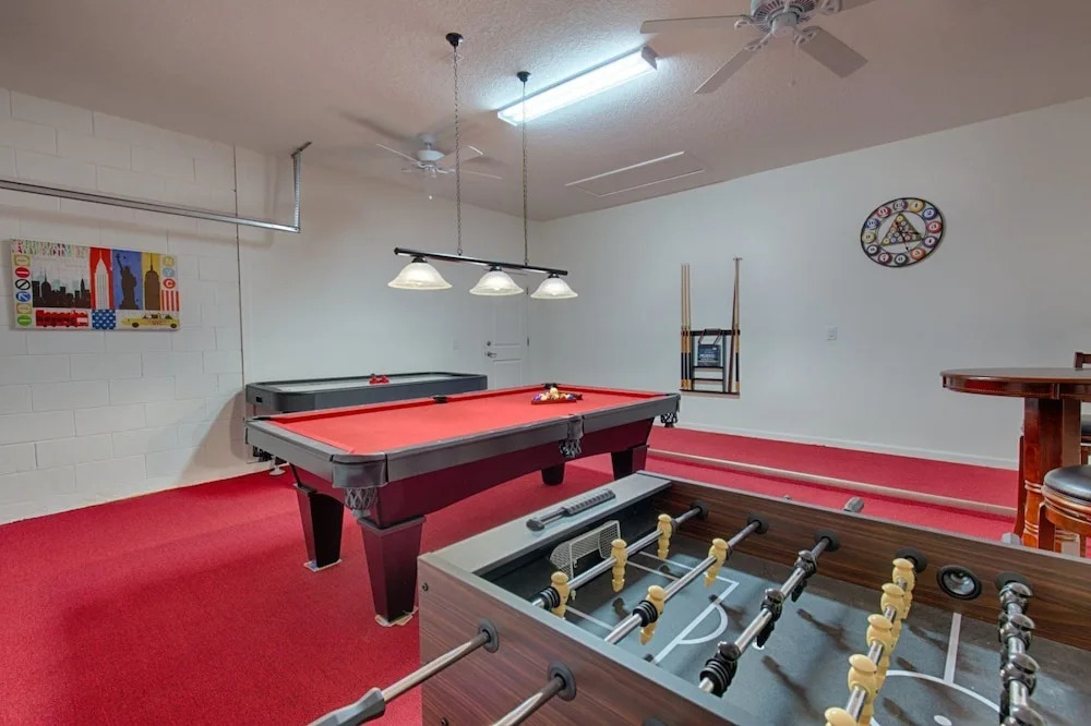 Stunning 4 bed Villa With Modern Decor and a South Facing Pool and spa Overlooking Water - 372