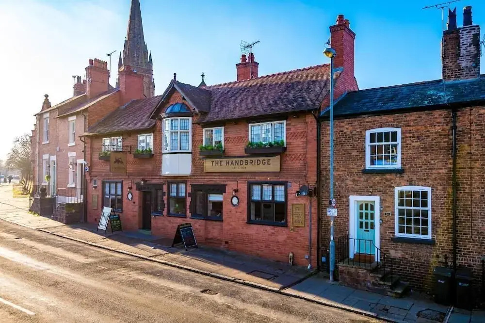 64 Handbridge