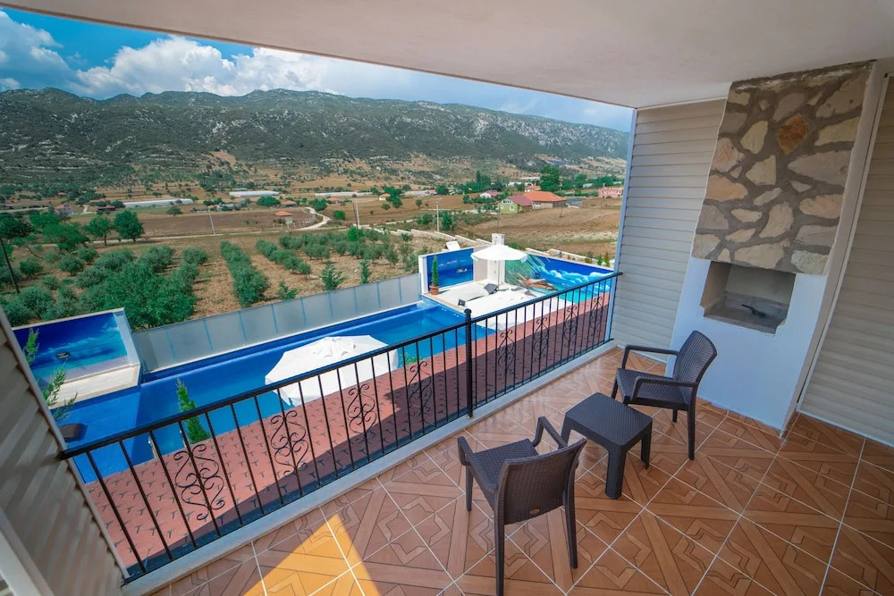 Villa Ozdemir by Akdenizvillam
