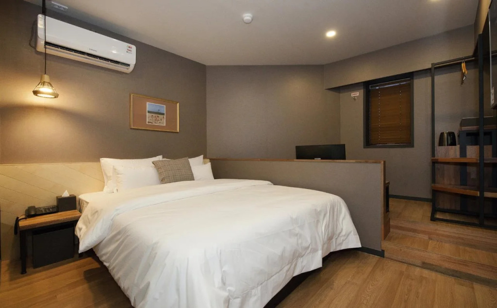 Hotel Gray