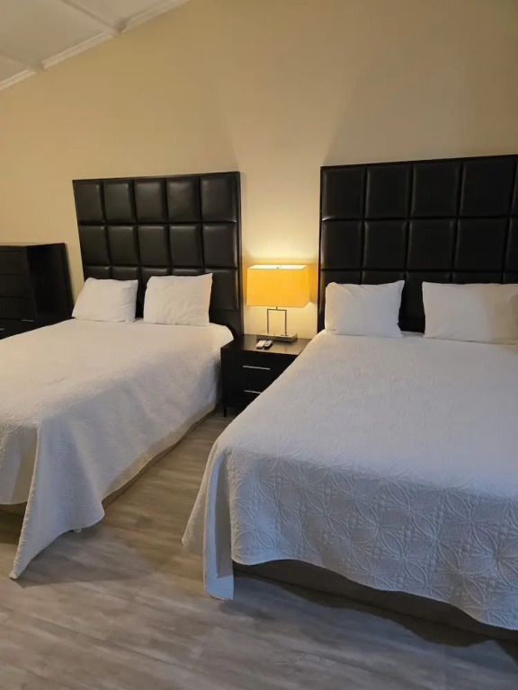 Royal Inn Motel
