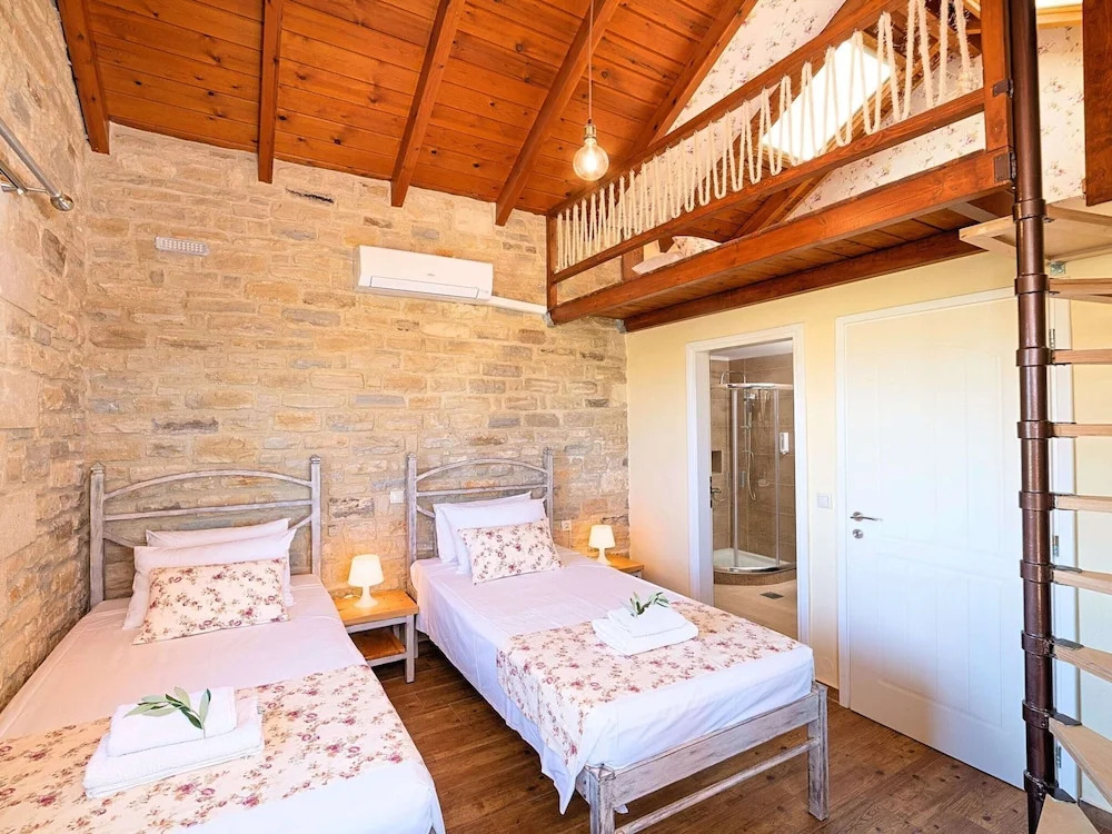 Luxurious Villa With Swimming Pool in Kavallos Greece