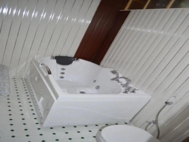 Goona Palace Houseboat