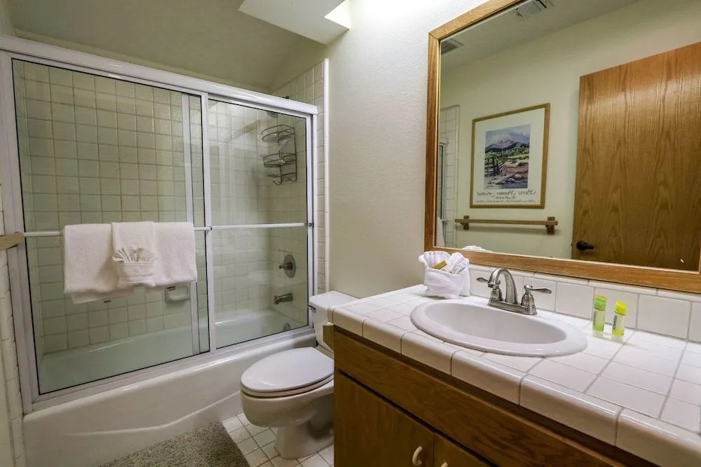 Snowcreek #880 3 Bedroom Condo by RedAwning
