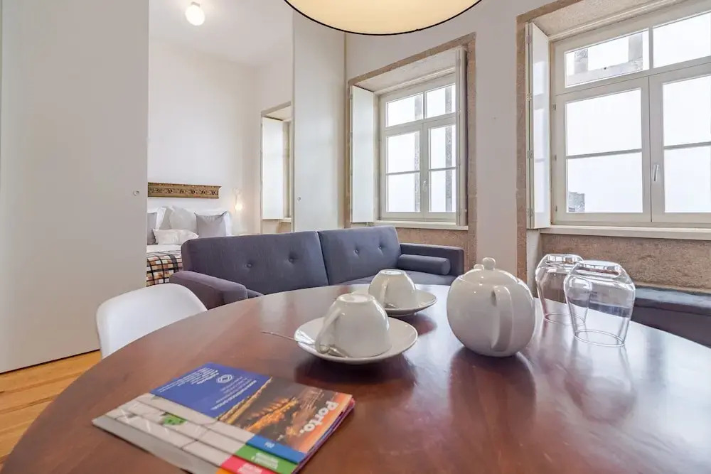 Stylish Porto studio with city views