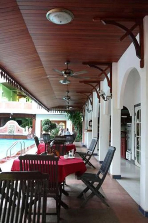 Vansana Hotel Ban Phonthan