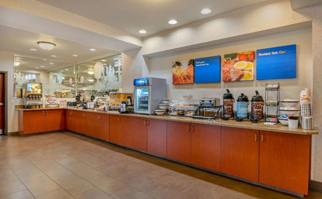 Comfort Inn & Suites Salem Northeast