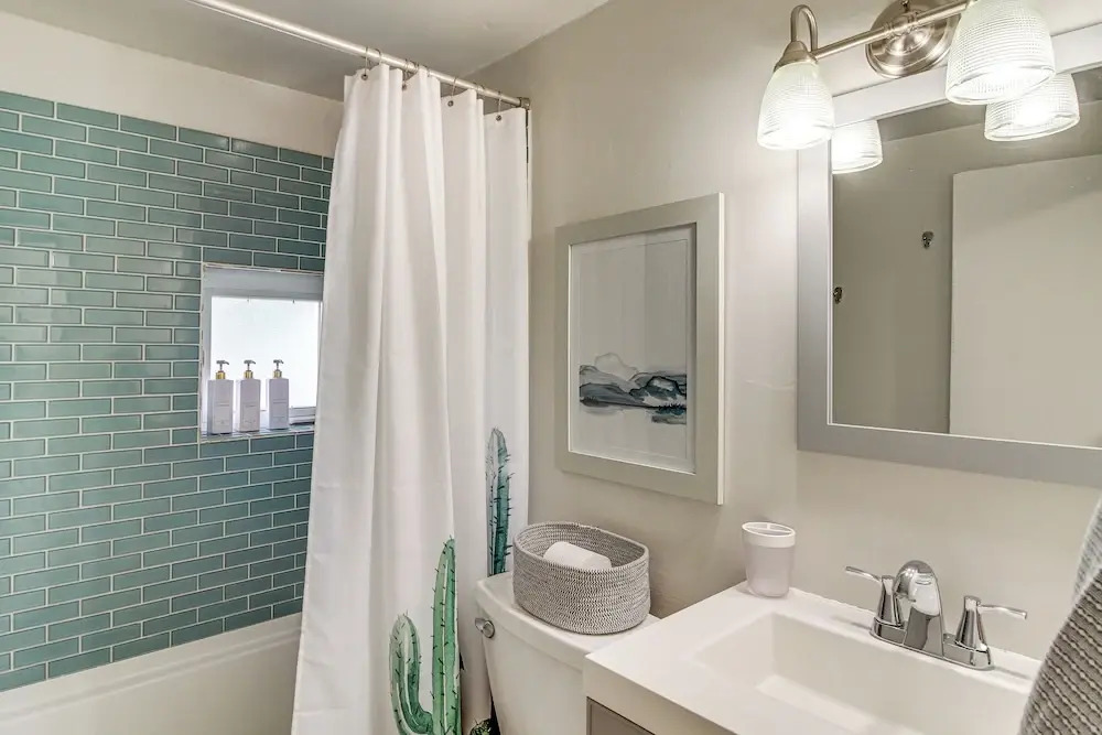 3 Mi to Old Town, Fenced Yard: ABQ Abode!