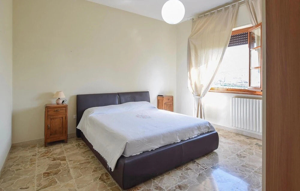 Beautiful Apartment in Piano di Mommio With Outdoor Swimming Pool, Wifi and 3 Bedrooms