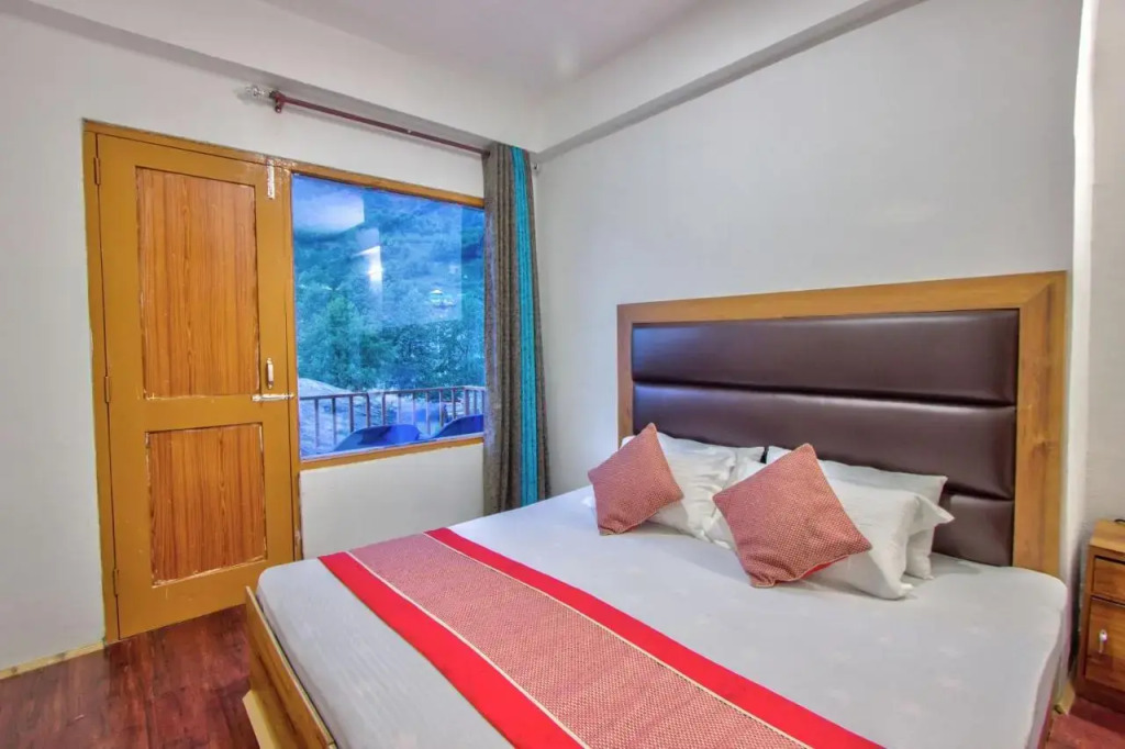 Hotel beas river retreat