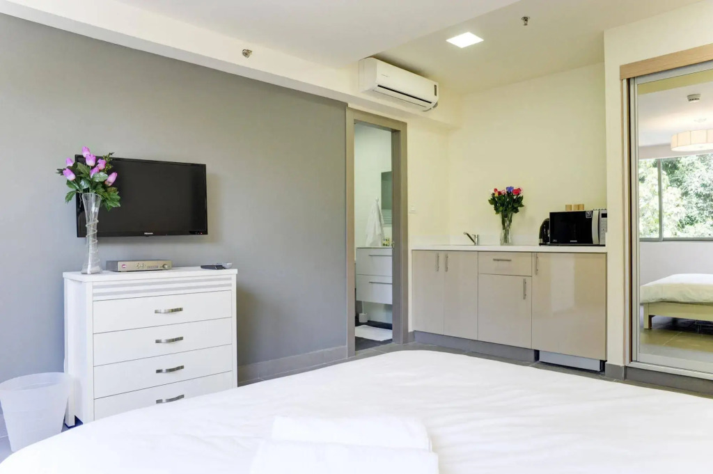 Dizengoff Inn Apartments