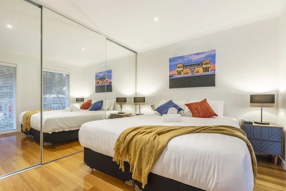 Tranquil Townhouse in Port Melbourne