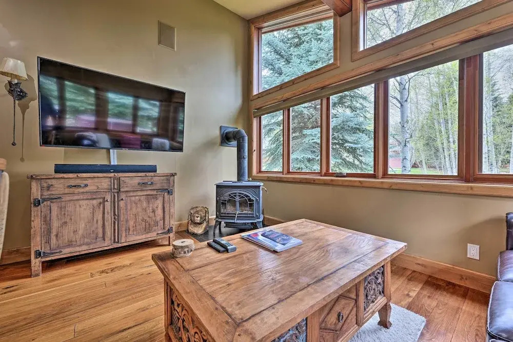 Luxe Sun Valley Retreat w/ Hot Tub, 3 Mi to Resort