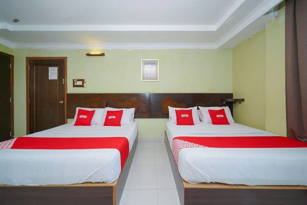 OYO 89976 Fins Hotel