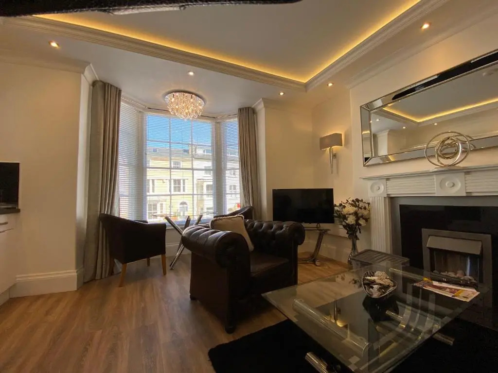 The Maureen Suite