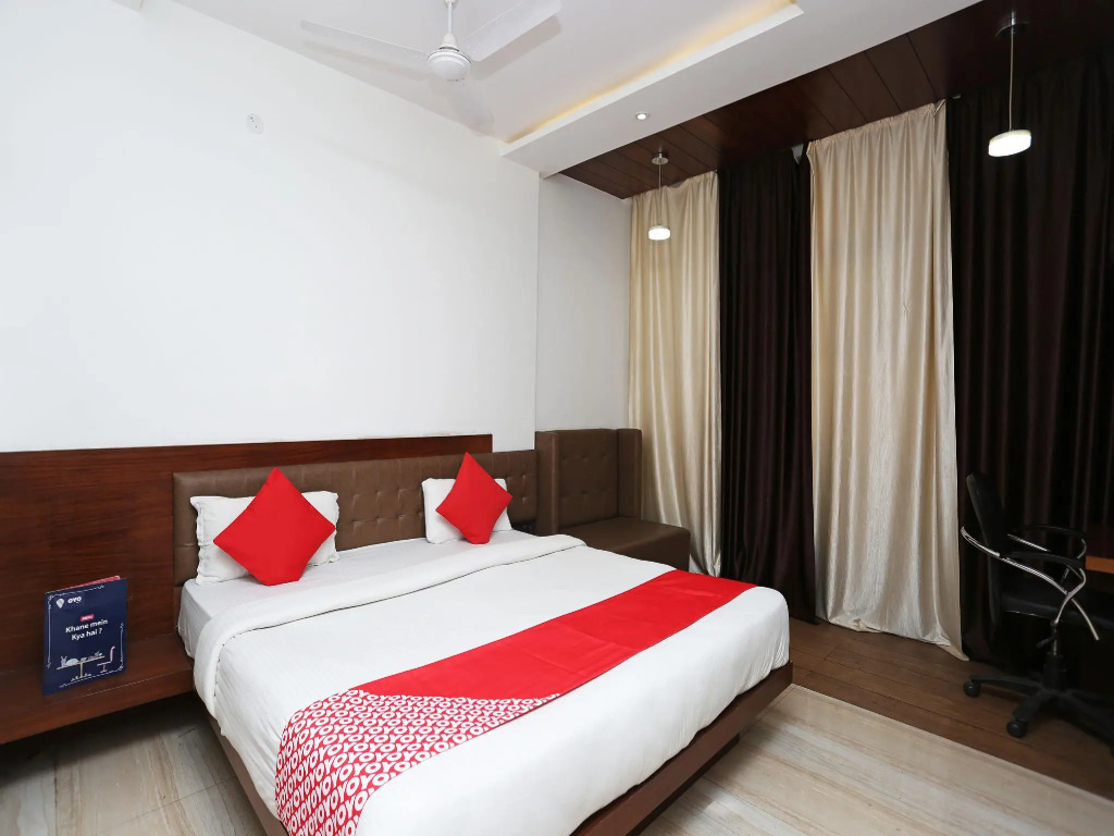 OYO 8561 Hotel Sun Park
