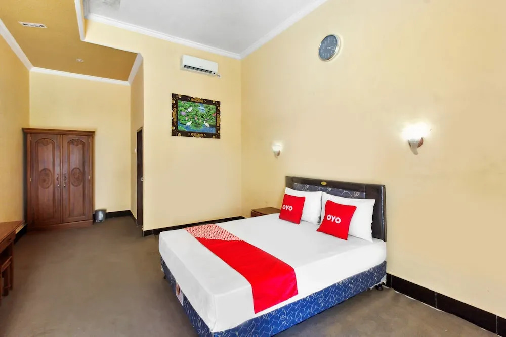 Capital O 93391 Golden Manggis Hotel Near SMKN 1 Lingsar