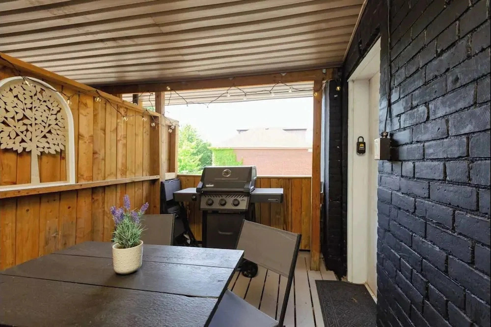 2BR Suite With LRG Patio