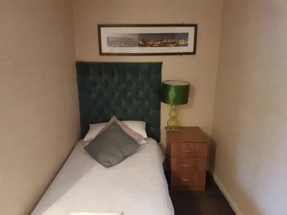 DORSET ARMS HOTEL