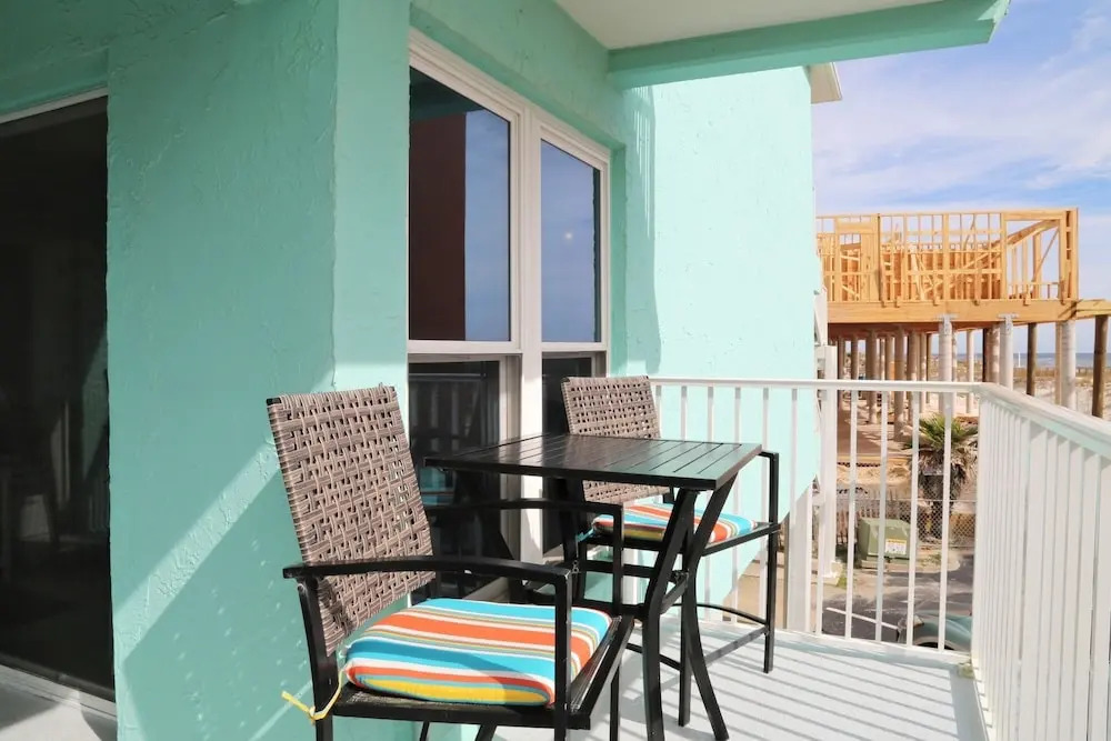 Harbor House B17 2 Bedrooms 2 Bathrooms Condo