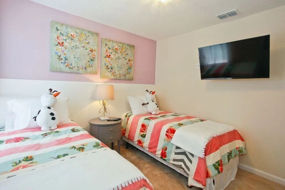 2650 Tranquility Way 6 Bedroom Home by Redawning