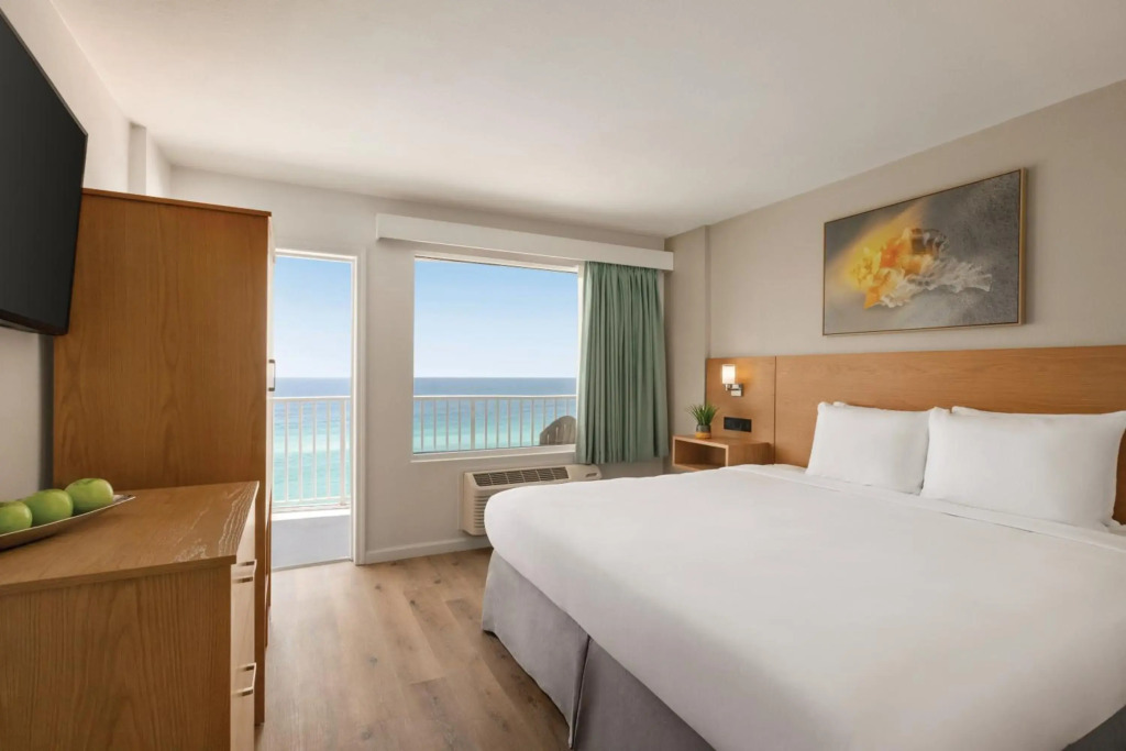 Radisson Beachfront Hotel - Panama City Beach