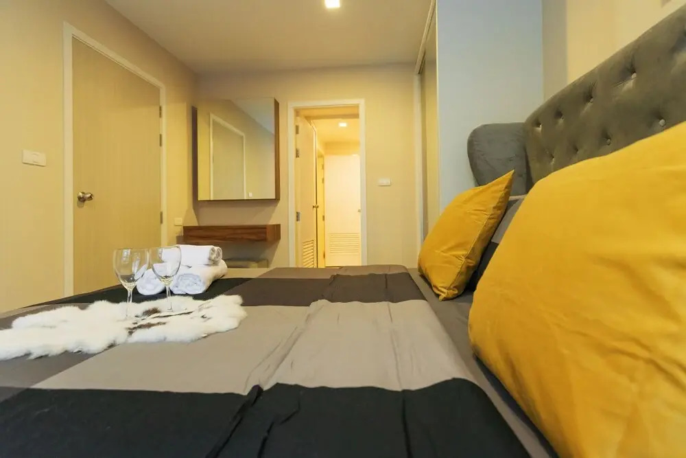 Near BK University Quiet Condo in Rama4 bkb141