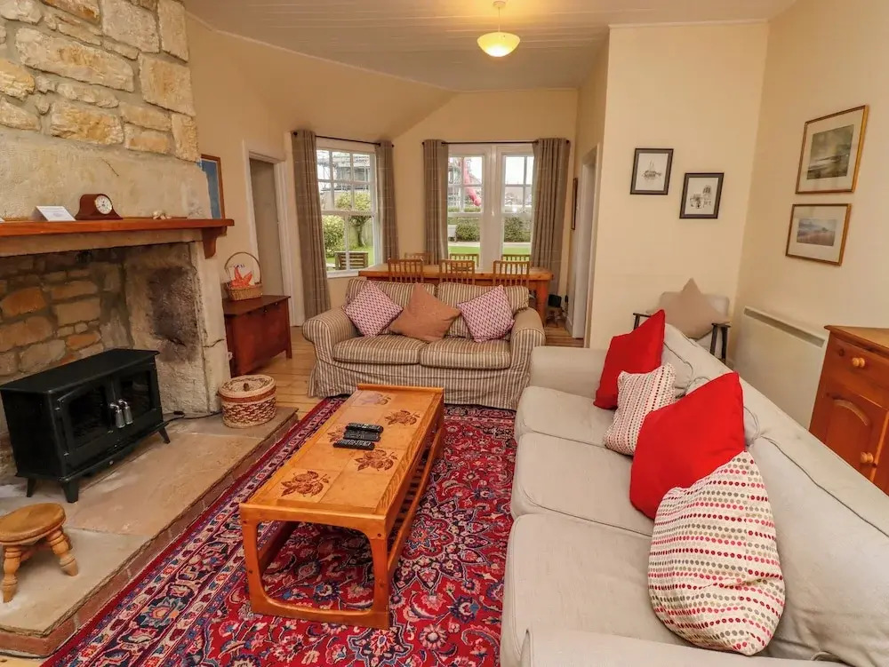 Armstrong Cottages No2