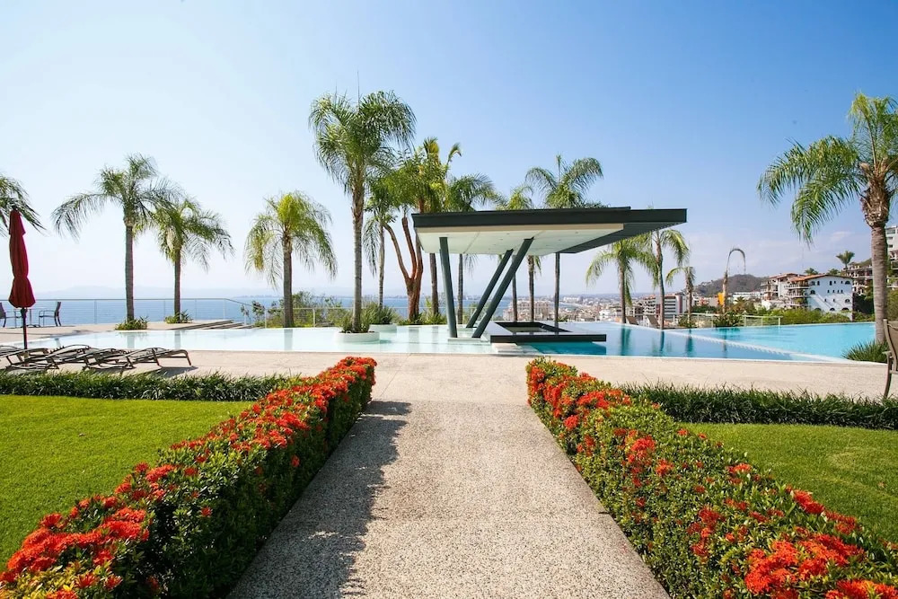 Bay View Modern Condo Paramount Bay At Amapas