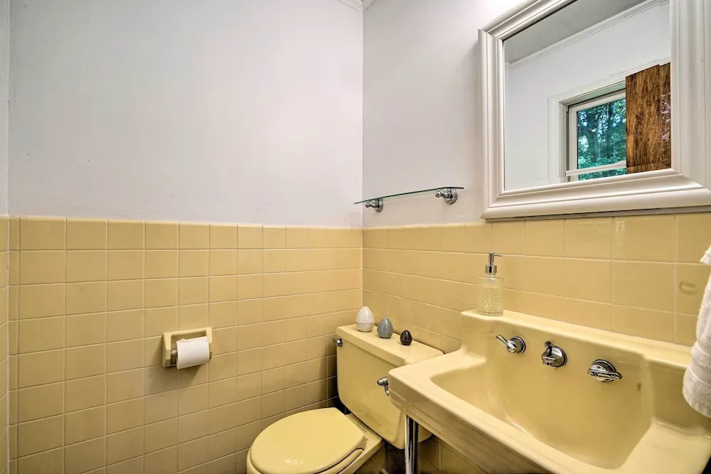 Nostalgic Vermont Escape in Manchester Center
