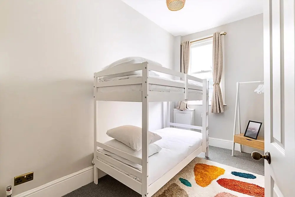 Lovely Bishops Park Flat