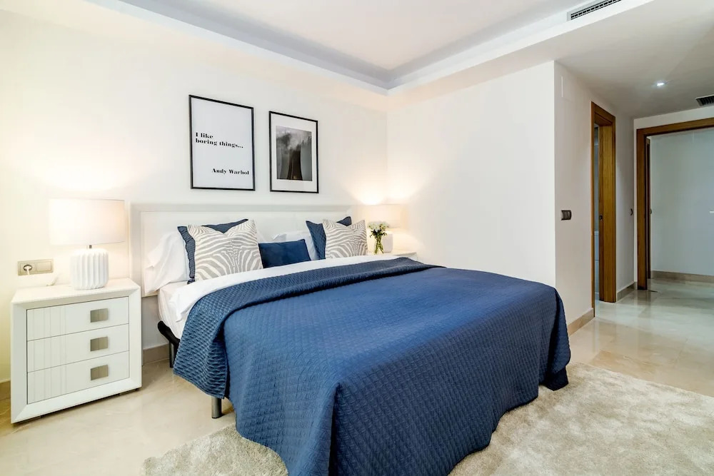 LAB-Modern 3 bedroom apart near beach