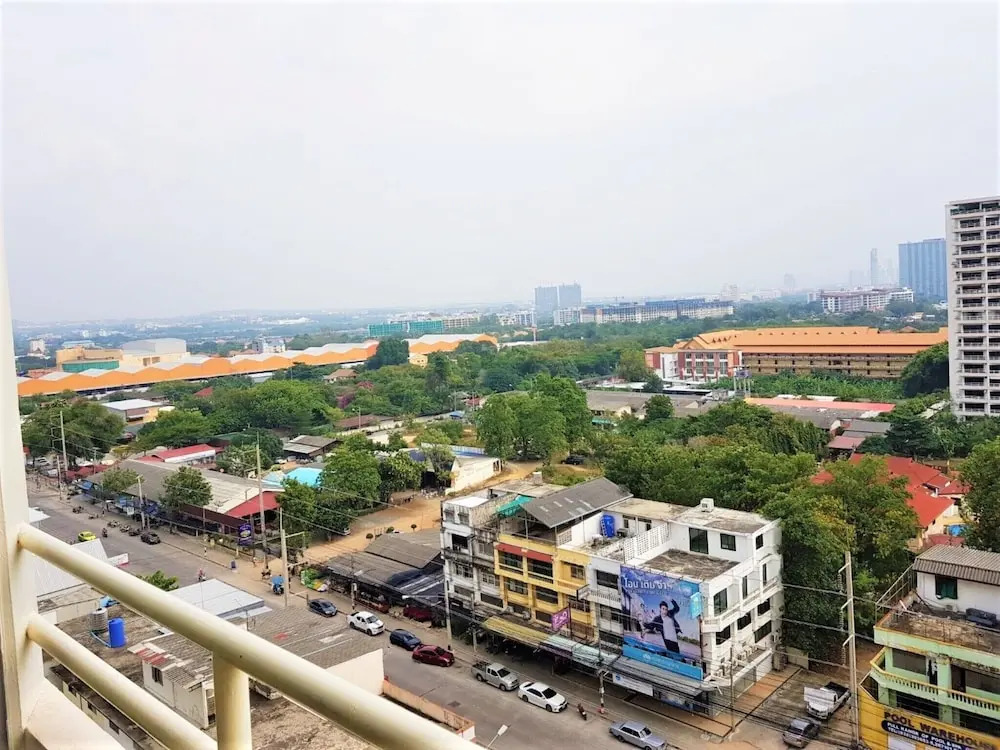 11th Floor Studio at View Talay 1