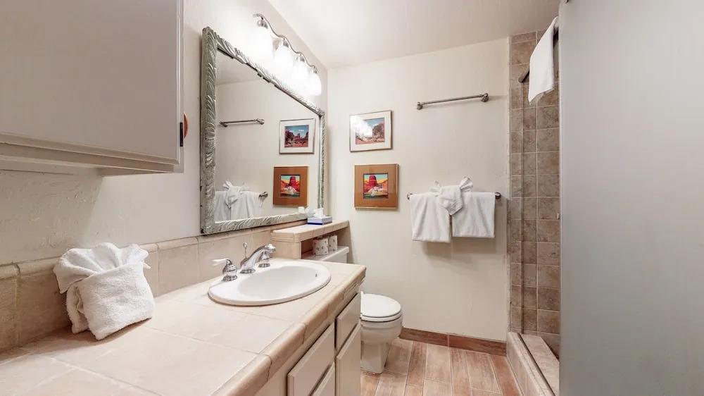 Villa de los Pinos 16 Rustic, Pet-Friendly with Gorgeous Mountain Views by RedAwning