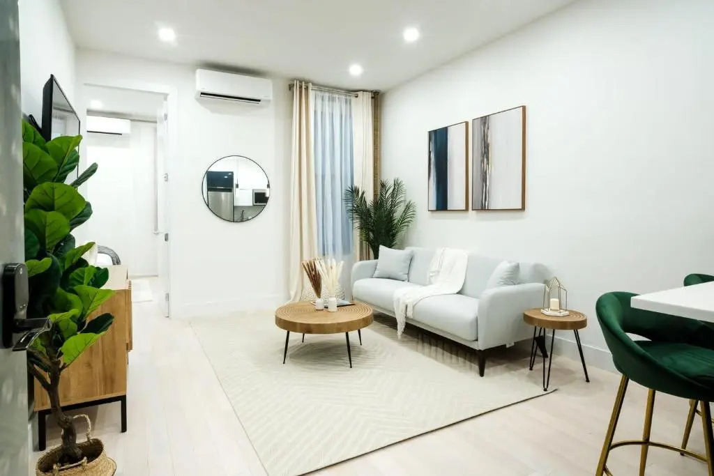 317-2d Brand New Modern 1BR W D Near Central Park